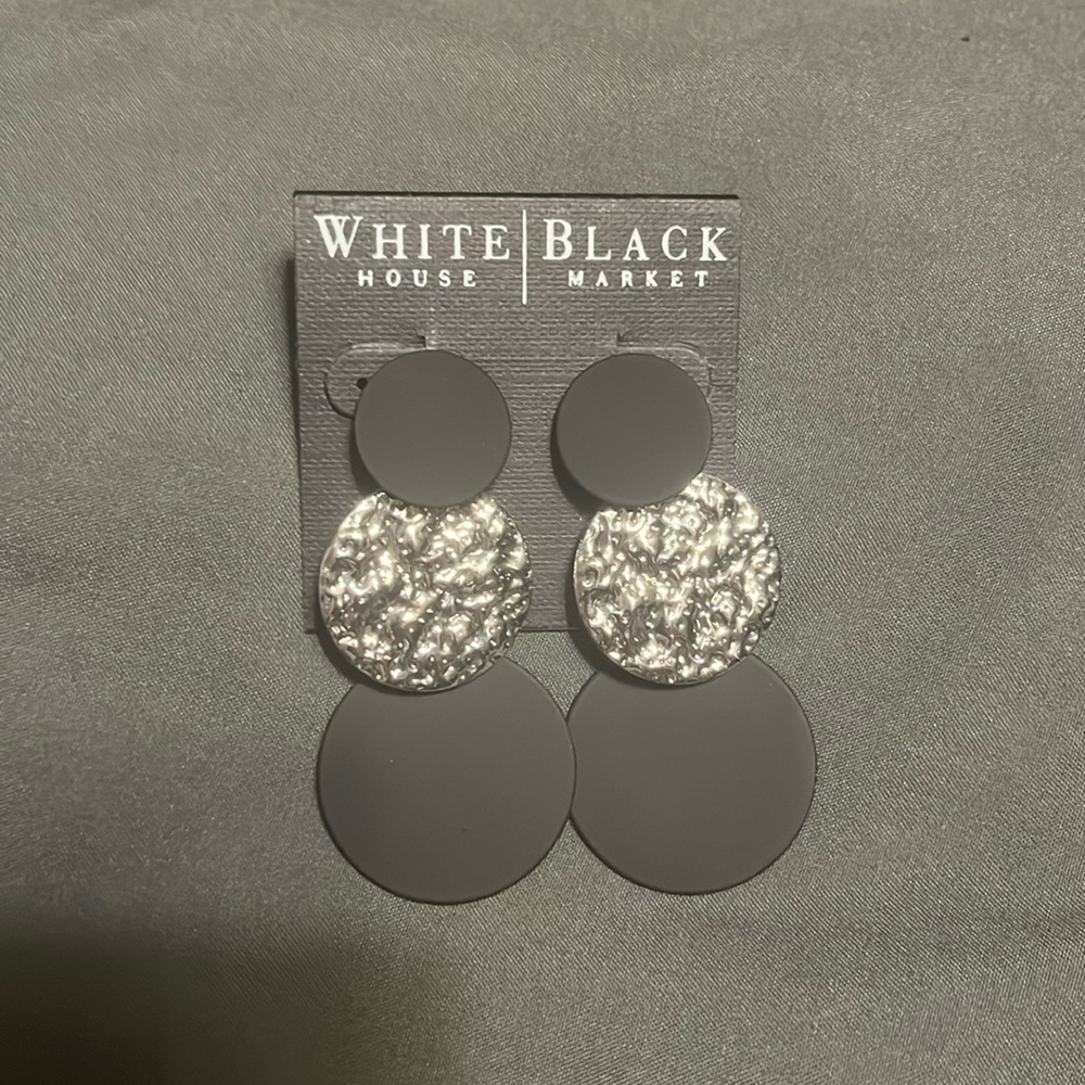 ❤️BRAND NEW WHITE HOUSE BLACK MARKET 2.25 INCH EARRINGS
